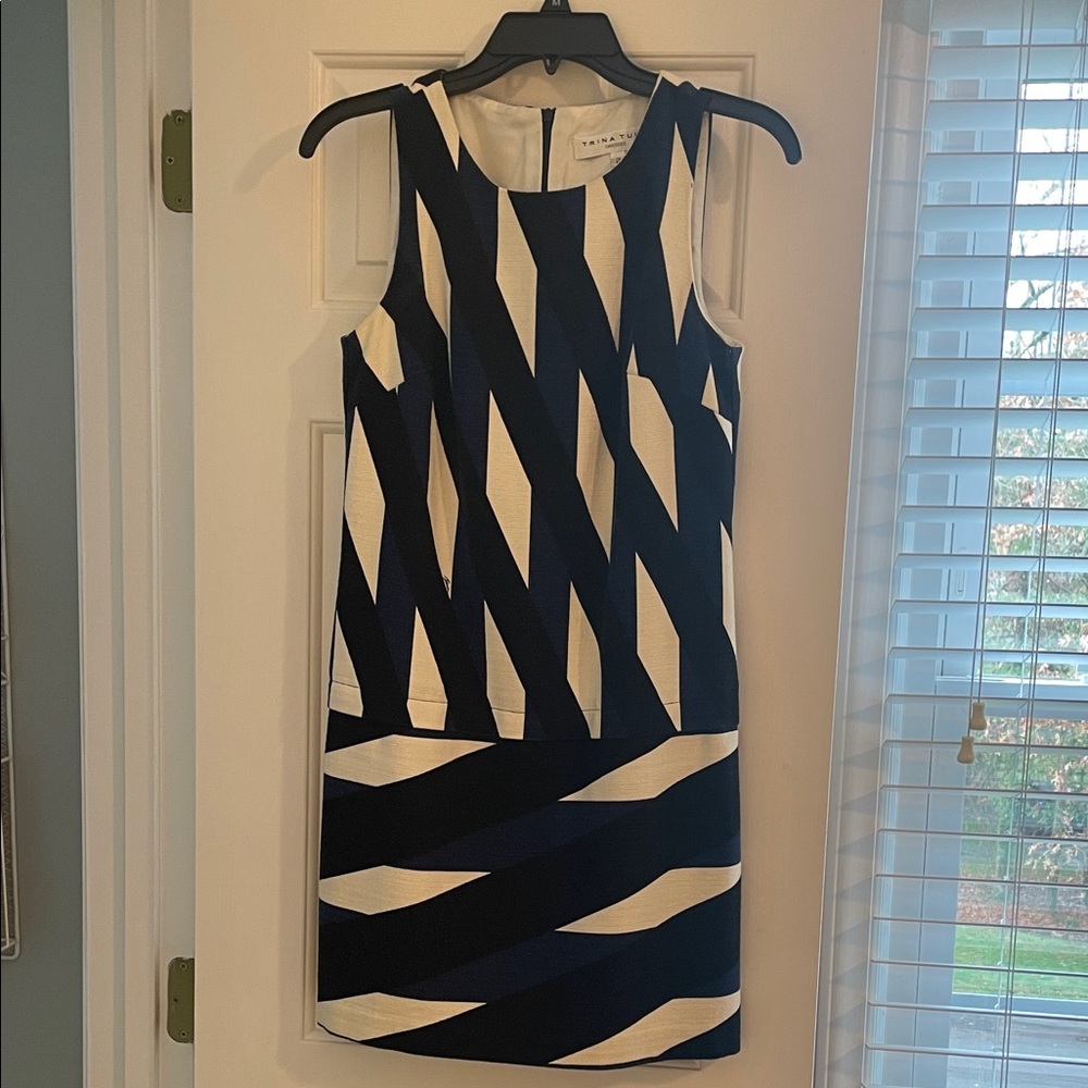 Trina Turk Navy/Wht/Blk Geometric Print Shift Dress – Size 2